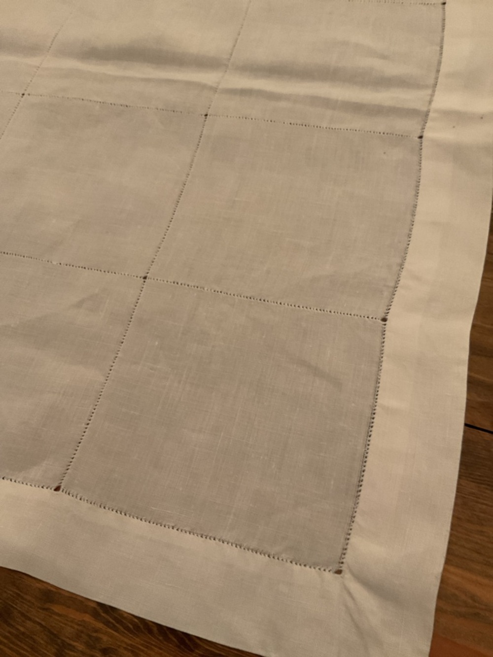 Classic Cream tablecloth - rectangle - Picture 2 of 5